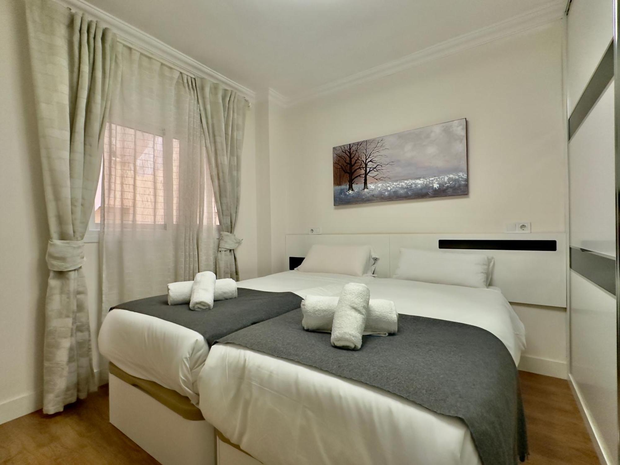 Ayala Malaga City Center 6Pax 外观 照片