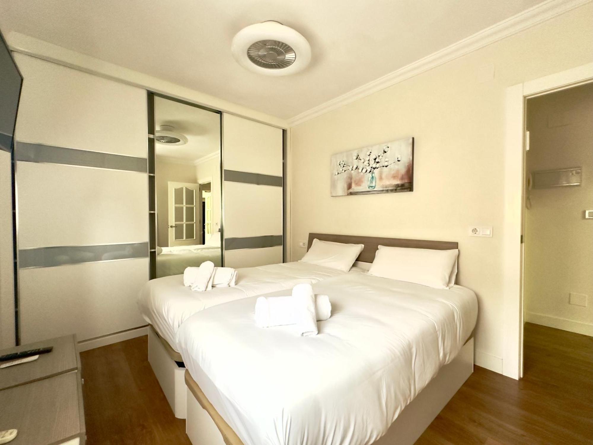 Ayala Malaga City Center 6Pax 外观 照片